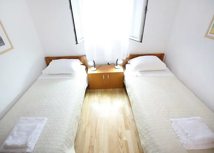 Goga Semesterbostad Vir