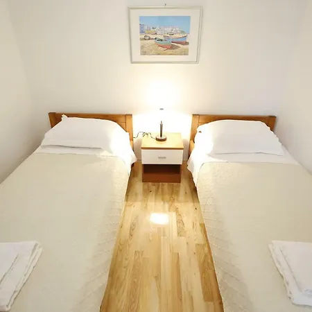 Goga Holiday home Vir